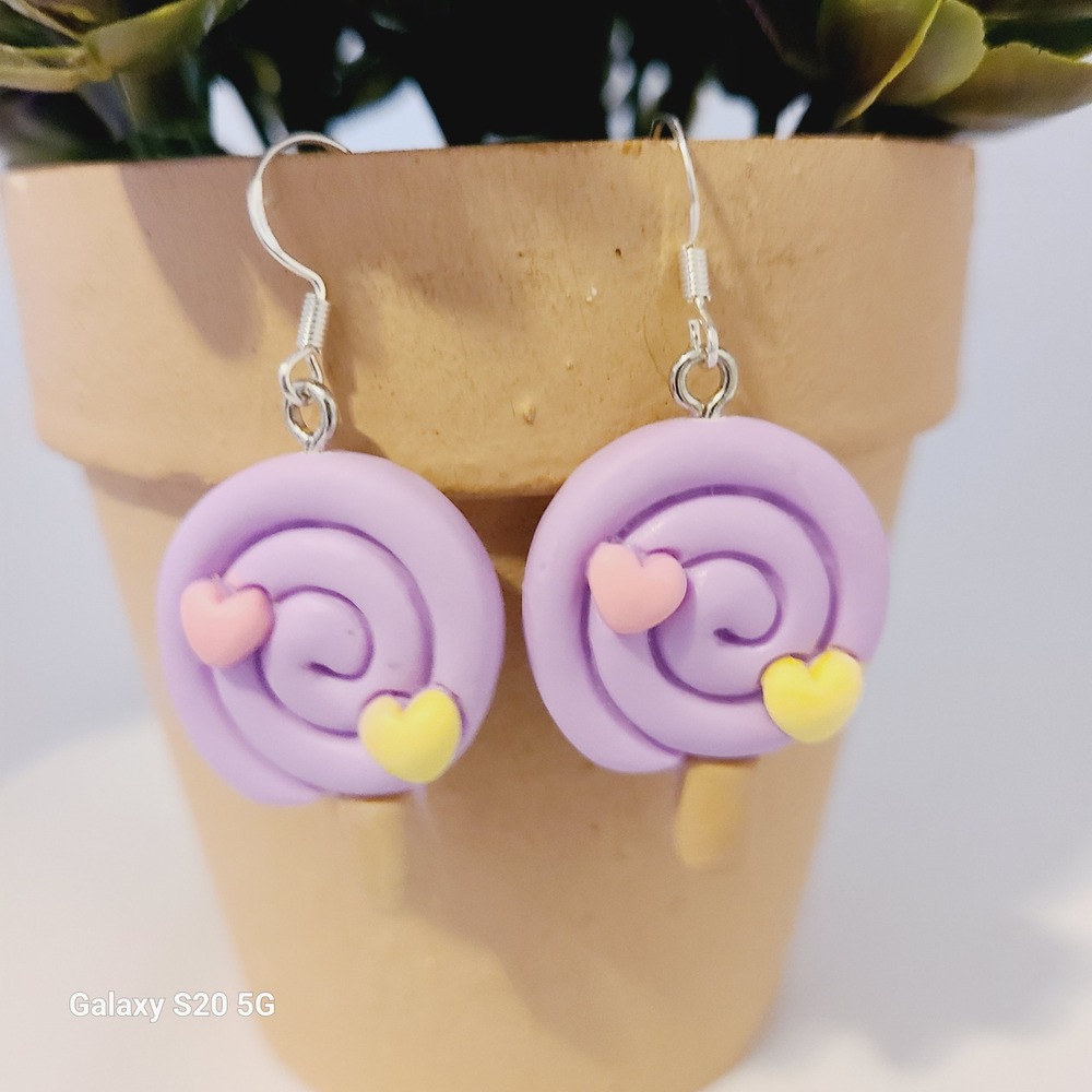 Handmade Purple w/Hearts Sucker Dangle Drop Earrings Women's NEW Lightweight - Picture 2 of 4